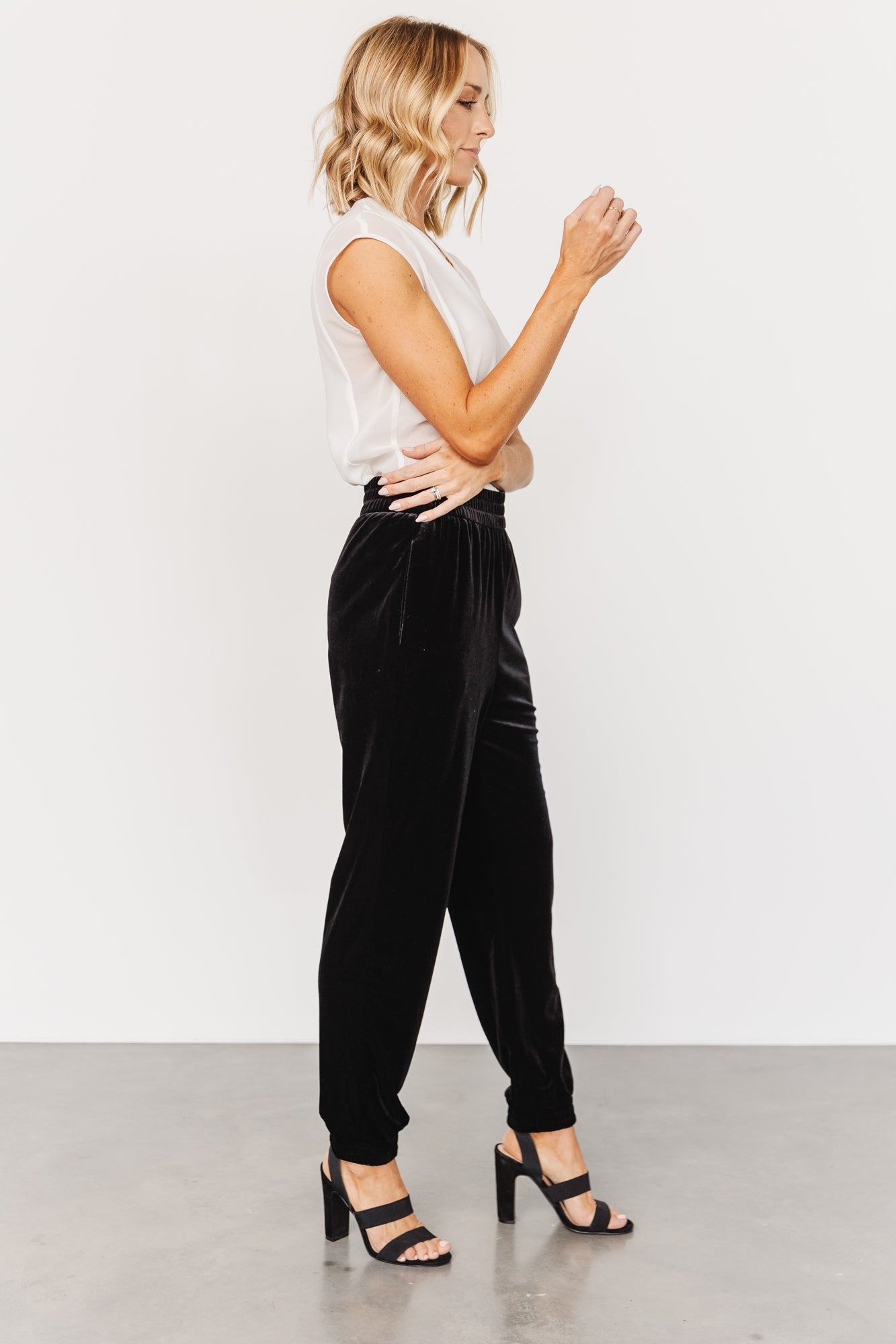 Archie Velvet Jogger Pants | Black