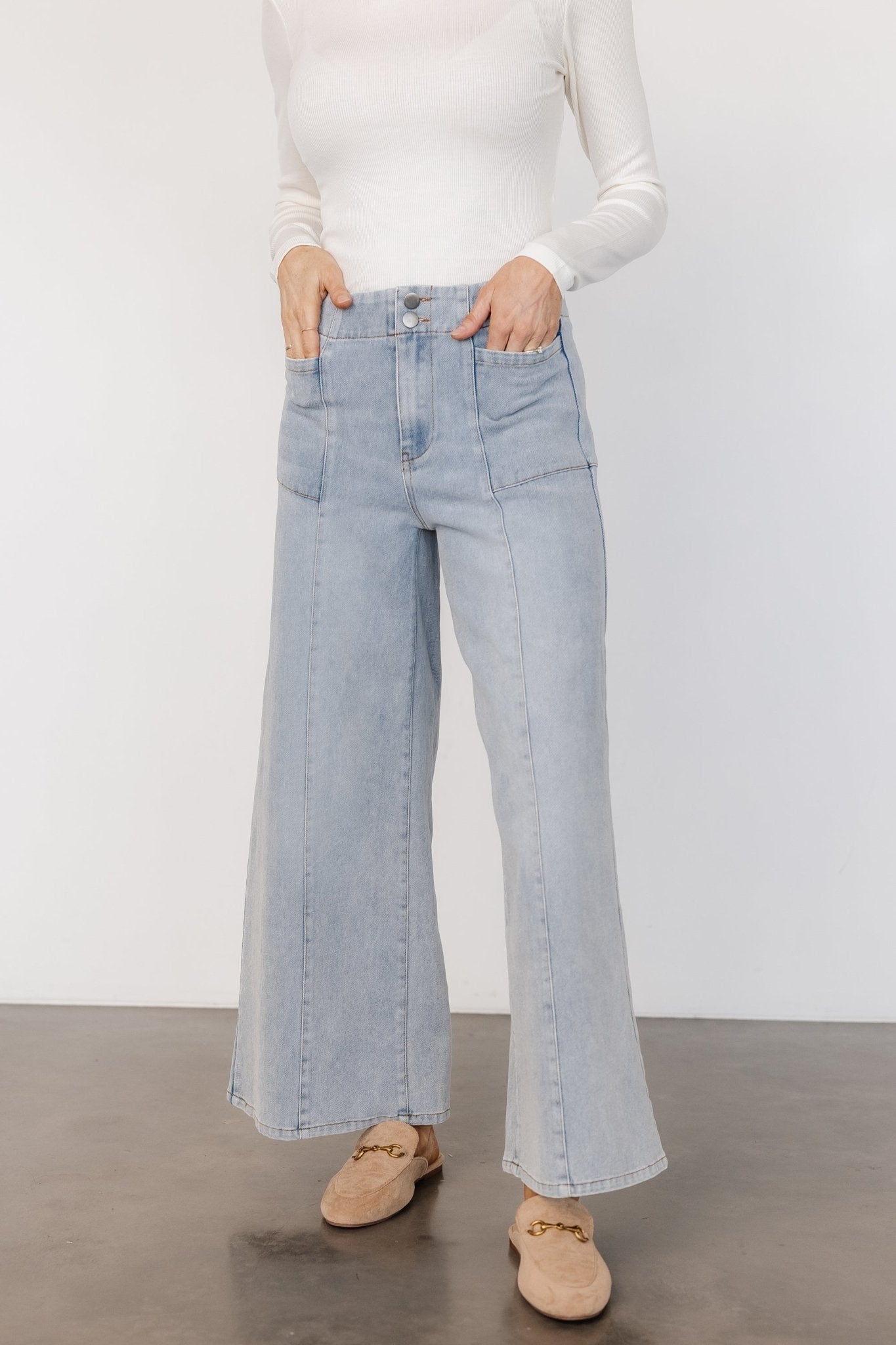 Emmi Mid Rise Wide Leg Jeans | Light Wash