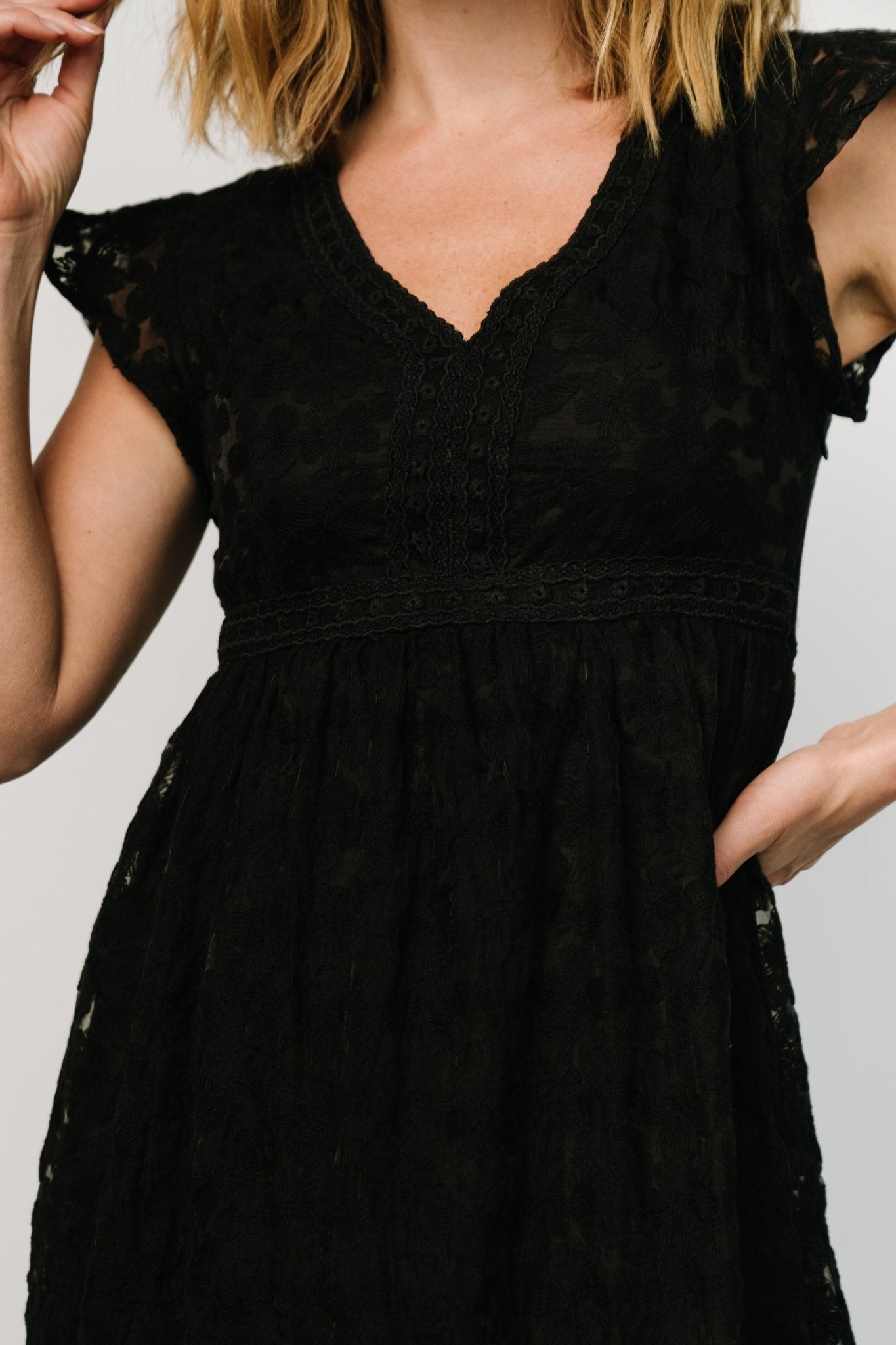 Ferrara Lace Maxi Dress | Black