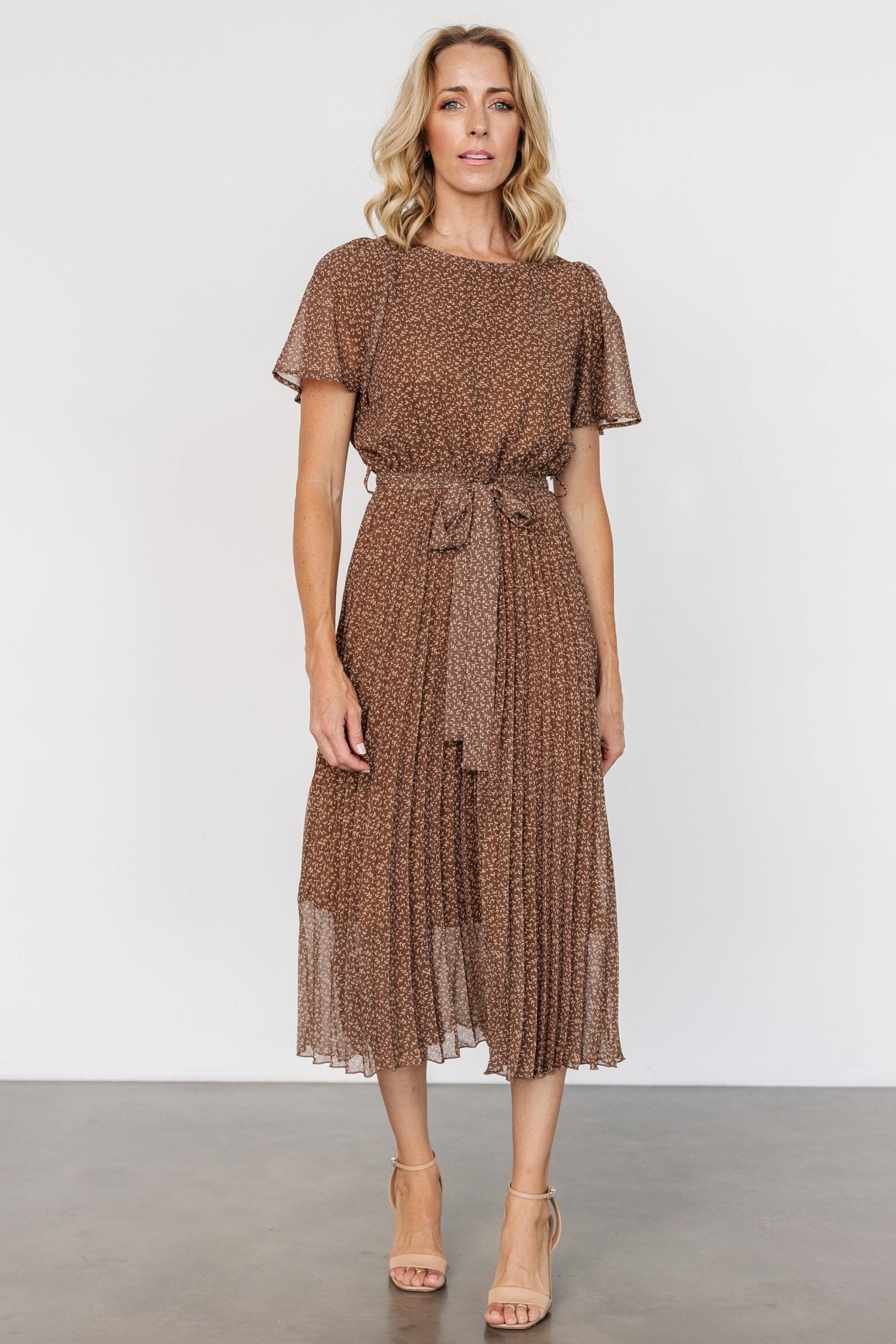 Prim Pleated Dress | Dusty Brown Print